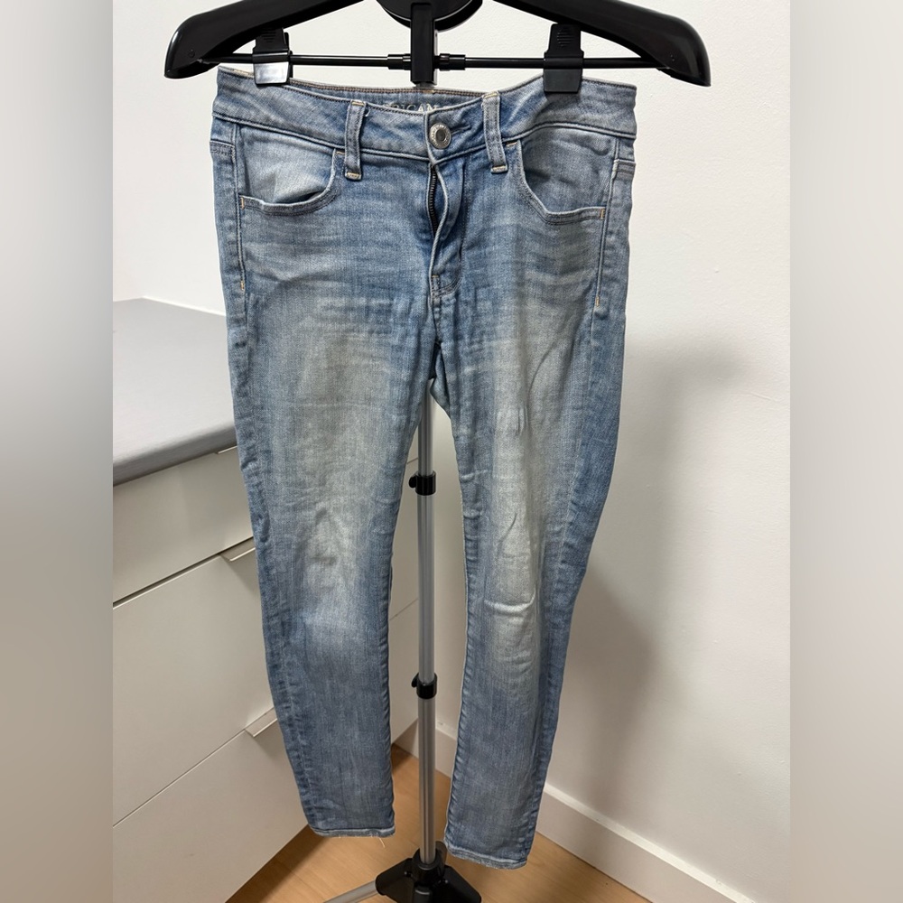 American Eagle Super Super Stretch Skinny Jeans Light Wash Women’s Size 4 Short